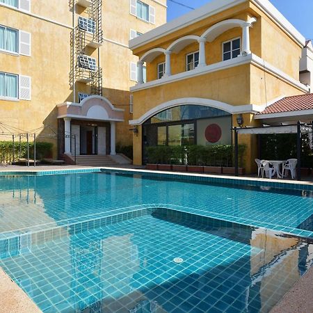 Oyo 109 Ozone Prime Pattaya Hotel Exterior foto